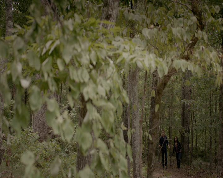 VampireDiaries-dot-nl_VampireDiaries-8x01HelloBrother0742.jpg