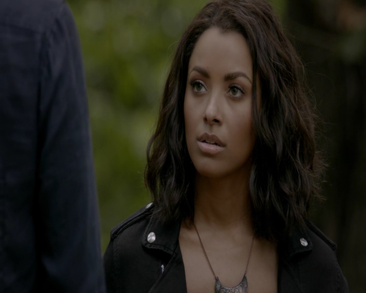 VampireDiaries-dot-nl_VampireDiaries-8x01HelloBrother0764.jpg