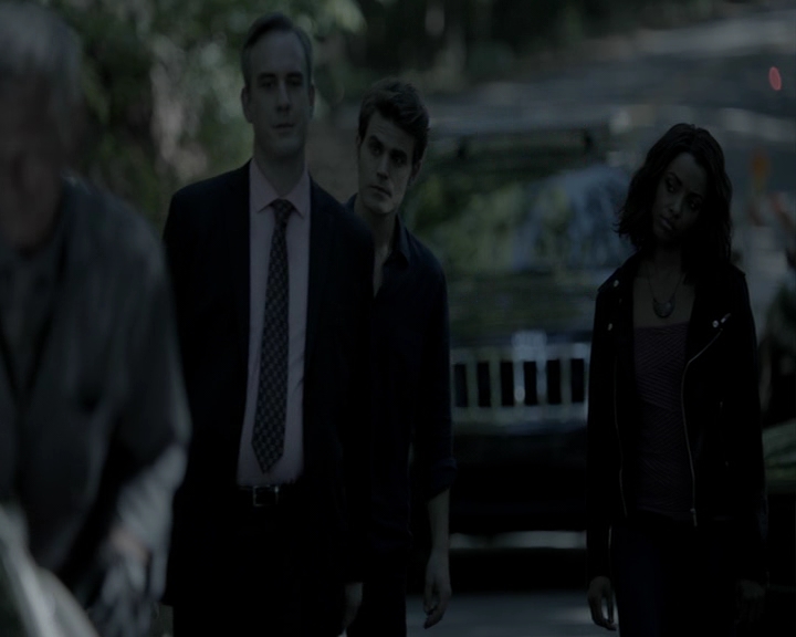 VampireDiaries-dot-nl_VampireDiaries-8x01HelloBrother1016.jpg