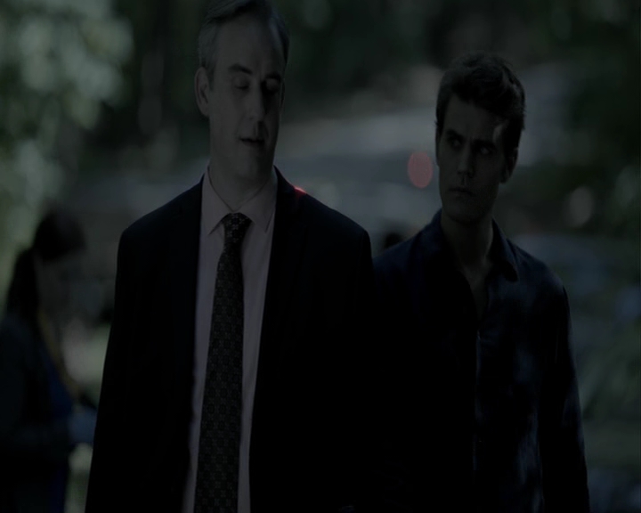 VampireDiaries-dot-nl_VampireDiaries-8x01HelloBrother1022.jpg