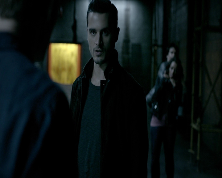 VampireDiaries-dot-nl_VampireDiaries-8x01HelloBrother1619.jpg