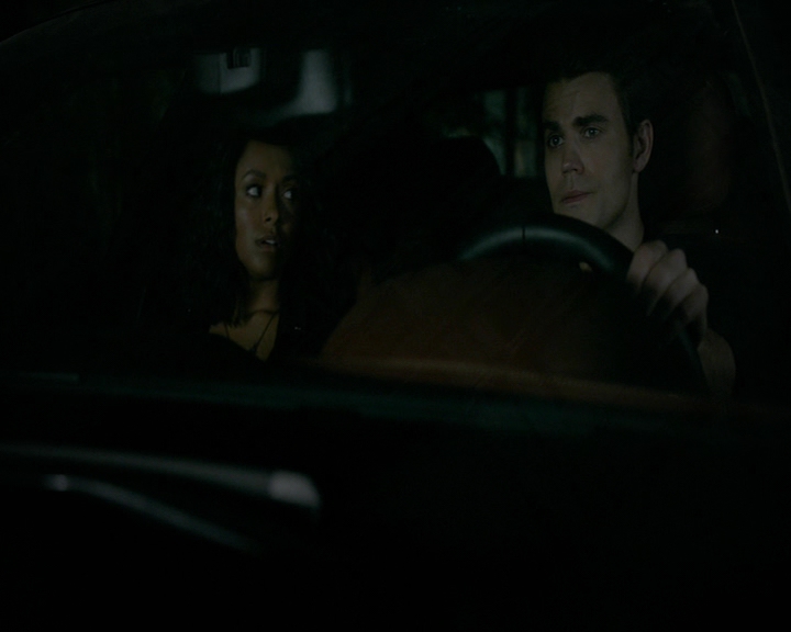 VampireDiaries-dot-nl_VampireDiaries-8x01HelloBrother1854.jpg