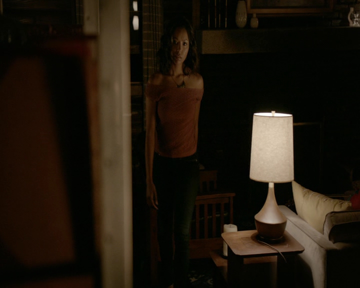 VampireDiaries-dot-nl_VampireDiaries-8x01HelloBrother1914.jpg