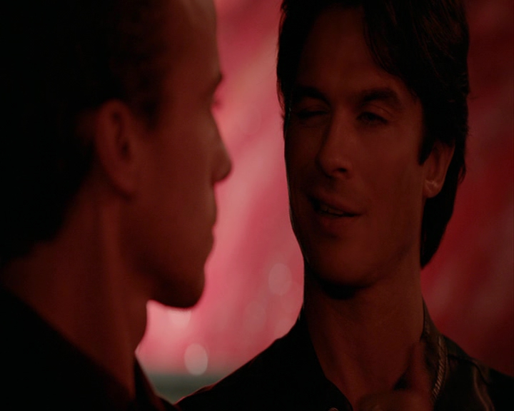 VampireDiaries-dot-nl_VampireDiaries-8x01HelloBrother1988.jpg