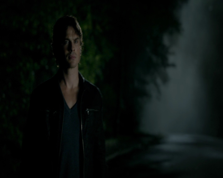 VampireDiaries-dot-nl_VampireDiaries-8x01HelloBrother2120.jpg