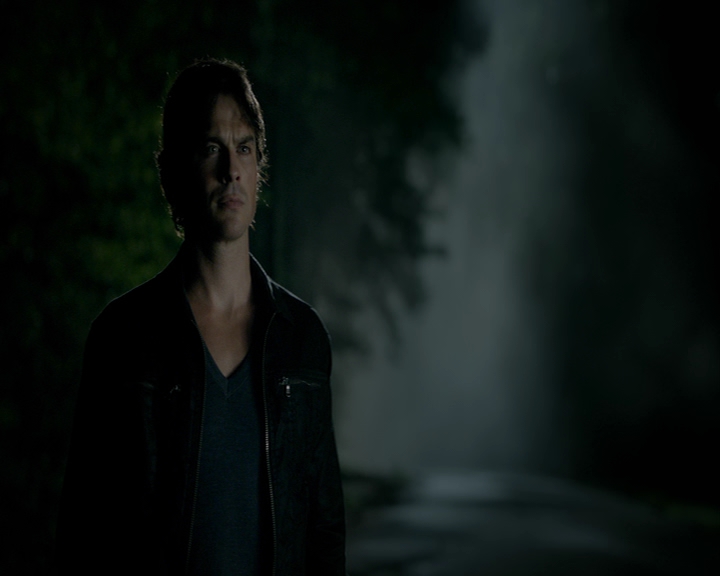 VampireDiaries-dot-nl_VampireDiaries-8x01HelloBrother2121.jpg