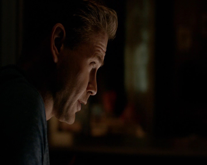 VampireDiaries-dot-nl_VampireDiaries-8x01HelloBrother2222.jpg