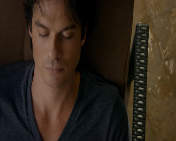 VampireDiaries-dot-nl_VampireDiaries-8x02TodayWillBeDifferent0342.jpg