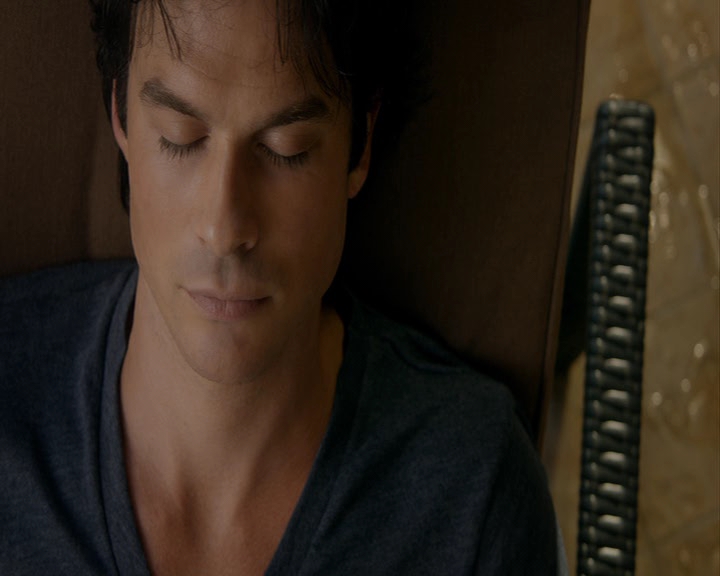 VampireDiaries-dot-nl_VampireDiaries-8x02TodayWillBeDifferent0344.jpg