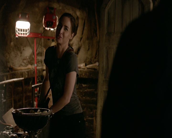 VampireDiaries-dot-nl_VampireDiaries-8x02TodayWillBeDifferent0612.jpg