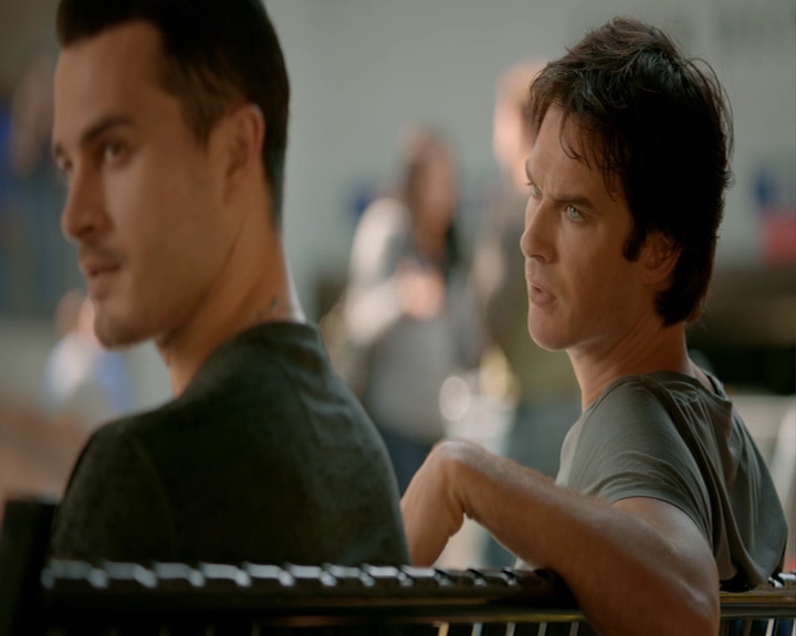 VampireDiaries-dot-nl_VampireDiaries-8x02TodayWillBeDifferent0708.jpg