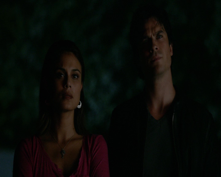 VampireDiaries-dot-nl_VampireDiaries-8x03YouDecidedThatIWasWorthSaving0053.jpg