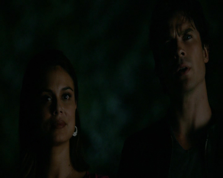 VampireDiaries-dot-nl_VampireDiaries-8x03YouDecidedThatIWasWorthSaving0080.jpg