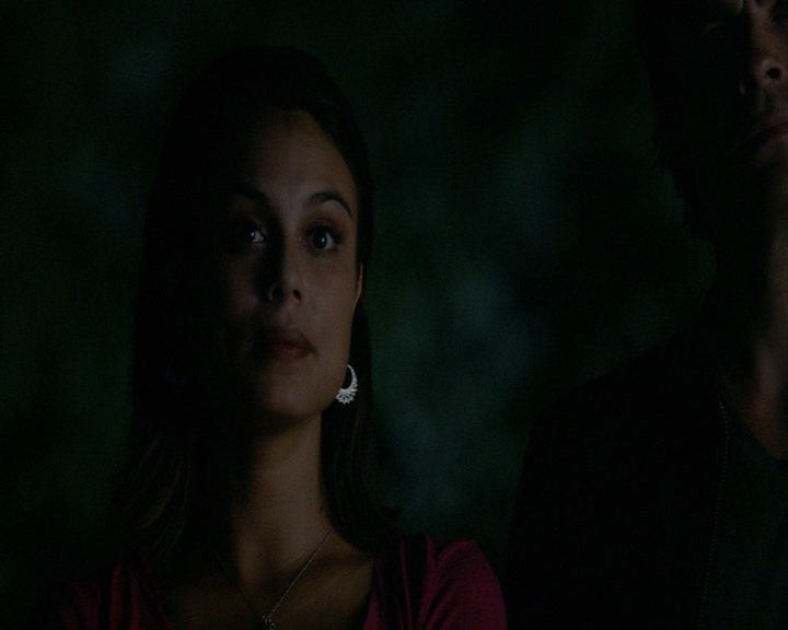 VampireDiaries-dot-nl_VampireDiaries-8x03YouDecidedThatIWasWorthSaving0084.jpg