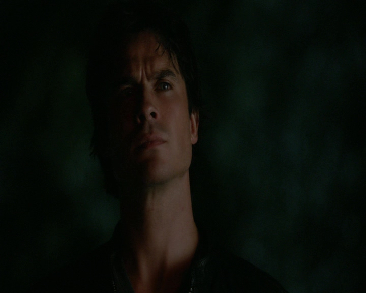 VampireDiaries-dot-nl_VampireDiaries-8x03YouDecidedThatIWasWorthSaving0087.jpg