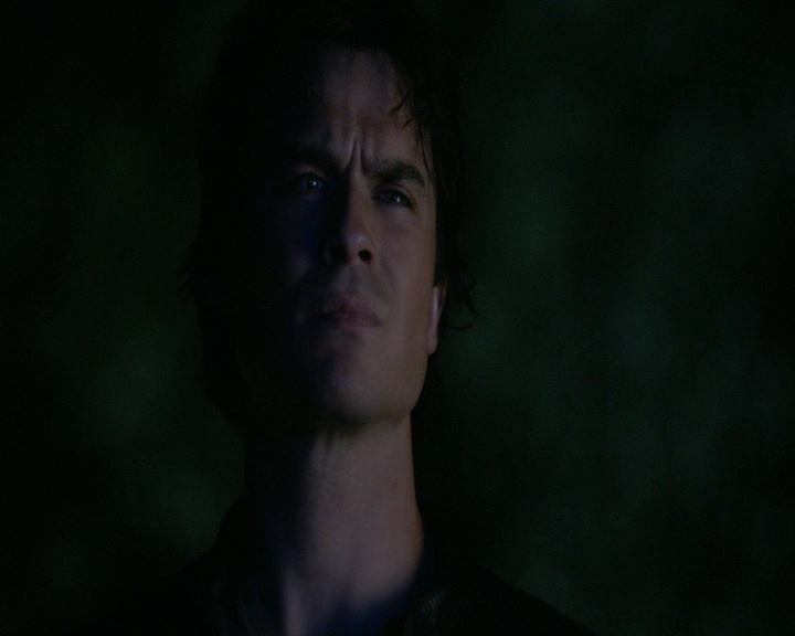 VampireDiaries-dot-nl_VampireDiaries-8x03YouDecidedThatIWasWorthSaving0089.jpg