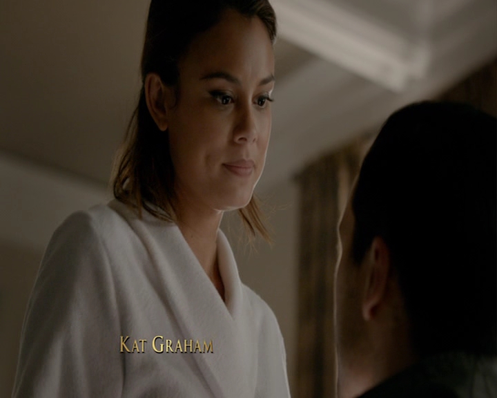 VampireDiaries-dot-nl_VampireDiaries-8x03YouDecidedThatIWasWorthSaving0110.jpg