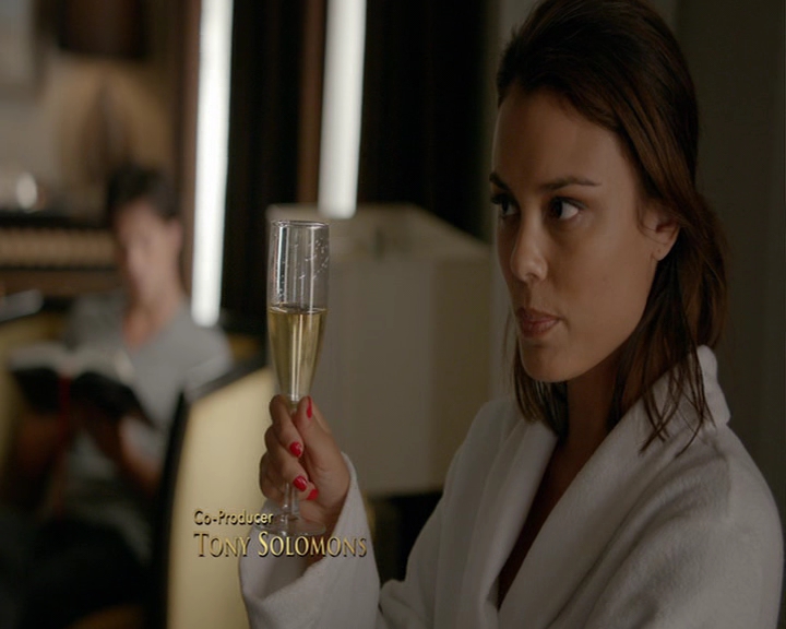 VampireDiaries-dot-nl_VampireDiaries-8x03YouDecidedThatIWasWorthSaving0141.jpg