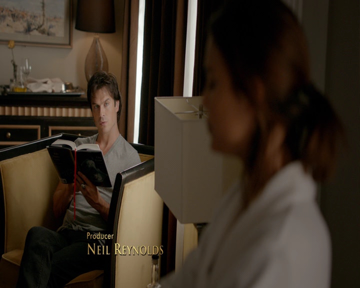 VampireDiaries-dot-nl_VampireDiaries-8x03YouDecidedThatIWasWorthSaving0153.jpg