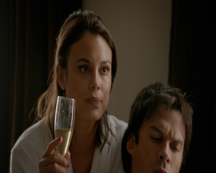 VampireDiaries-dot-nl_VampireDiaries-8x03YouDecidedThatIWasWorthSaving0173.jpg