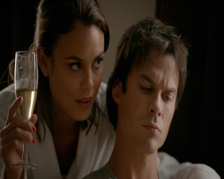 VampireDiaries-dot-nl_VampireDiaries-8x03YouDecidedThatIWasWorthSaving0177.jpg