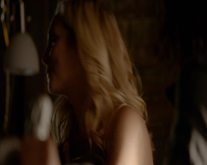 VampireDiaries-dot-nl_VampireDiaries-8x03YouDecidedThatIWasWorthSaving0204.jpg