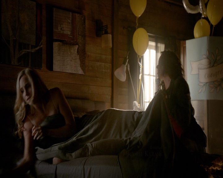 VampireDiaries-dot-nl_VampireDiaries-8x03YouDecidedThatIWasWorthSaving0205.jpg