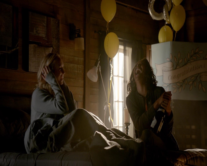 VampireDiaries-dot-nl_VampireDiaries-8x03YouDecidedThatIWasWorthSaving0233.jpg