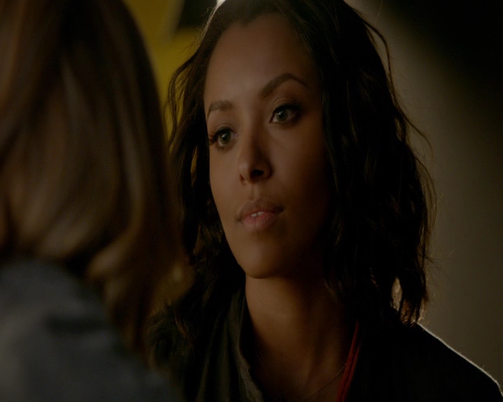 VampireDiaries-dot-nl_VampireDiaries-8x03YouDecidedThatIWasWorthSaving0238.jpg