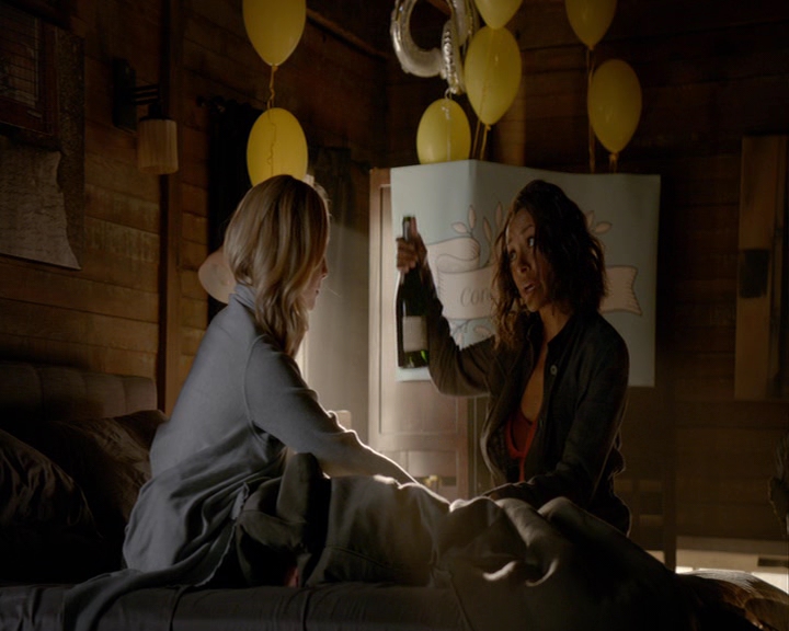 VampireDiaries-dot-nl_VampireDiaries-8x03YouDecidedThatIWasWorthSaving0244.jpg