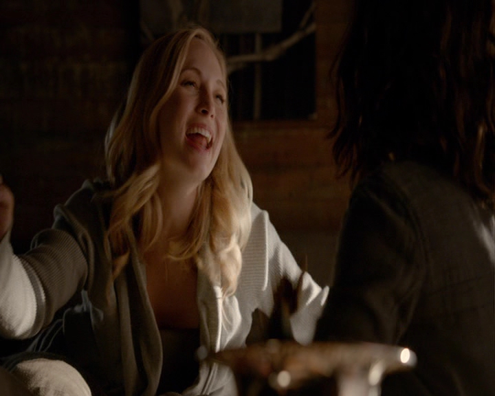 VampireDiaries-dot-nl_VampireDiaries-8x03YouDecidedThatIWasWorthSaving0247.jpg