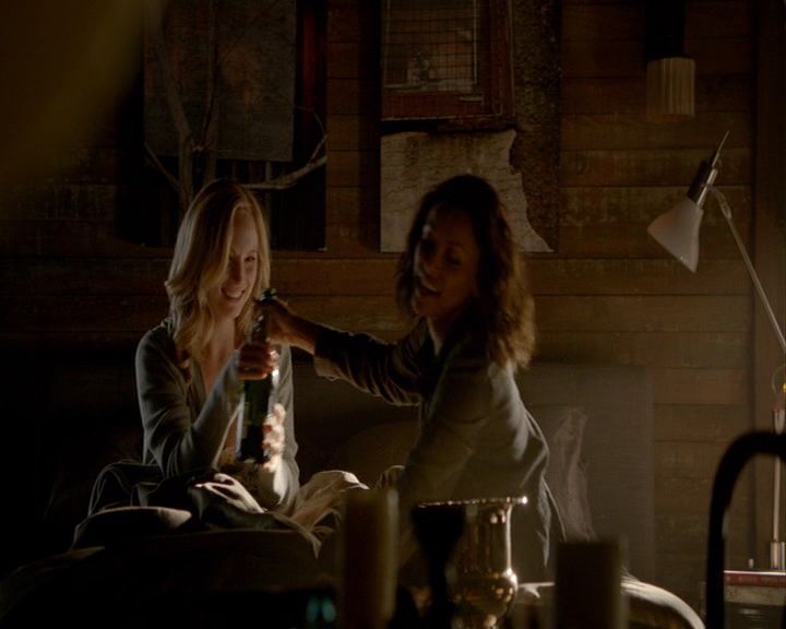 VampireDiaries-dot-nl_VampireDiaries-8x03YouDecidedThatIWasWorthSaving0251.jpg