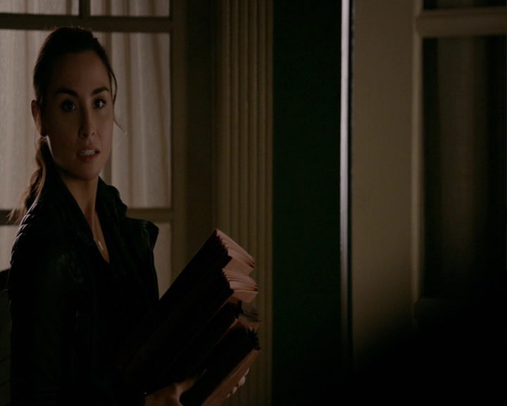 VampireDiaries-dot-nl_VampireDiaries-8x03YouDecidedThatIWasWorthSaving0300.jpg