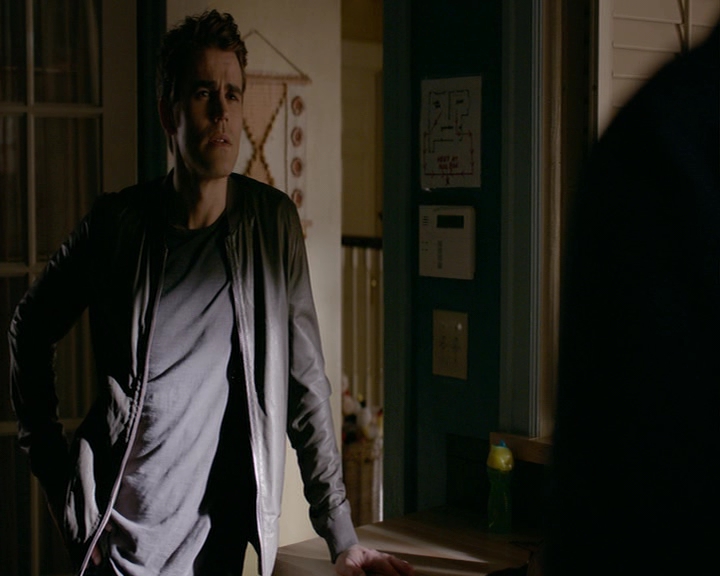 VampireDiaries-dot-nl_VampireDiaries-8x03YouDecidedThatIWasWorthSaving0314.jpg