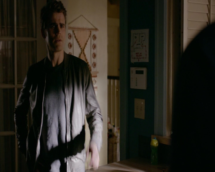 VampireDiaries-dot-nl_VampireDiaries-8x03YouDecidedThatIWasWorthSaving0316.jpg