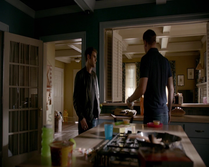 VampireDiaries-dot-nl_VampireDiaries-8x03YouDecidedThatIWasWorthSaving0320.jpg