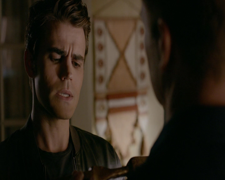 VampireDiaries-dot-nl_VampireDiaries-8x03YouDecidedThatIWasWorthSaving0331.jpg