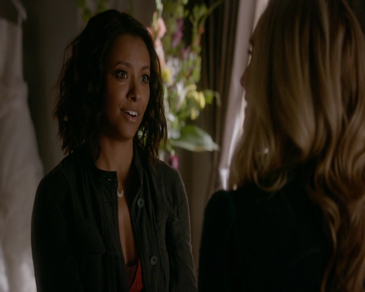 VampireDiaries-dot-nl_VampireDiaries-8x03YouDecidedThatIWasWorthSaving0367.jpg