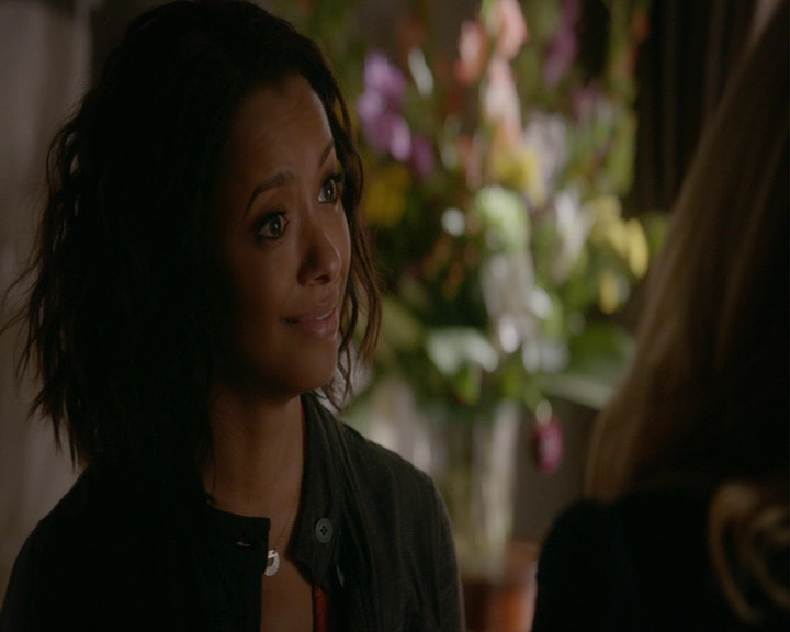 VampireDiaries-dot-nl_VampireDiaries-8x03YouDecidedThatIWasWorthSaving0372.jpg