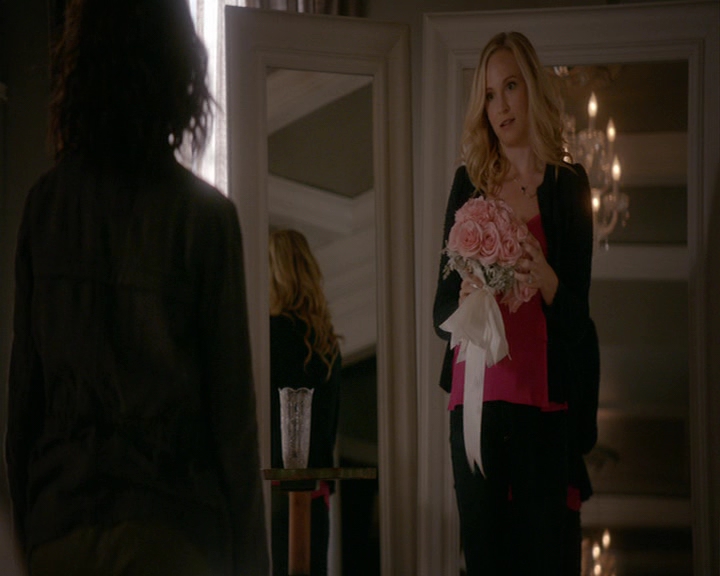 VampireDiaries-dot-nl_VampireDiaries-8x03YouDecidedThatIWasWorthSaving0383.jpg