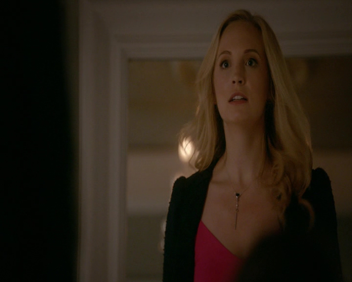 VampireDiaries-dot-nl_VampireDiaries-8x03YouDecidedThatIWasWorthSaving0390.jpg