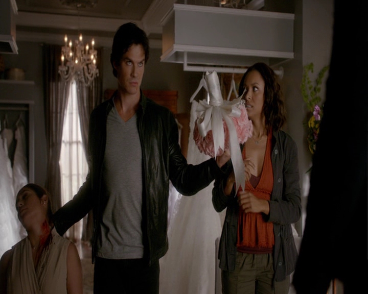 VampireDiaries-dot-nl_VampireDiaries-8x03YouDecidedThatIWasWorthSaving0392.jpg