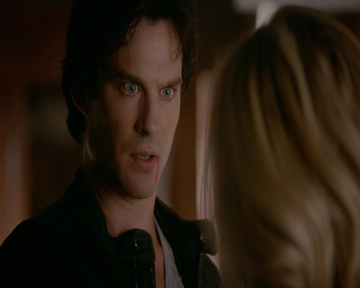 VampireDiaries-dot-nl_VampireDiaries-8x03YouDecidedThatIWasWorthSaving0404.jpg