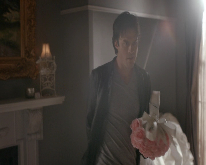 VampireDiaries-dot-nl_VampireDiaries-8x03YouDecidedThatIWasWorthSaving0408.jpg