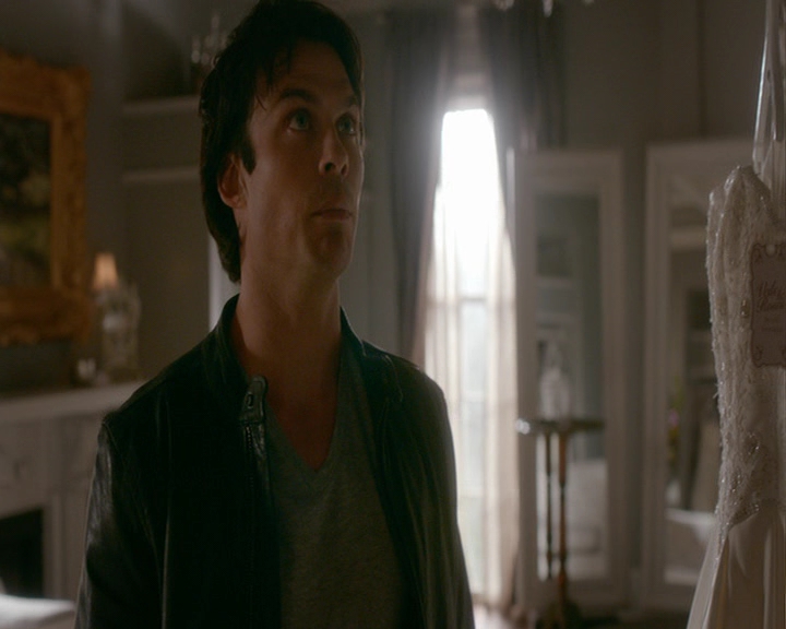 VampireDiaries-dot-nl_VampireDiaries-8x03YouDecidedThatIWasWorthSaving0421.jpg