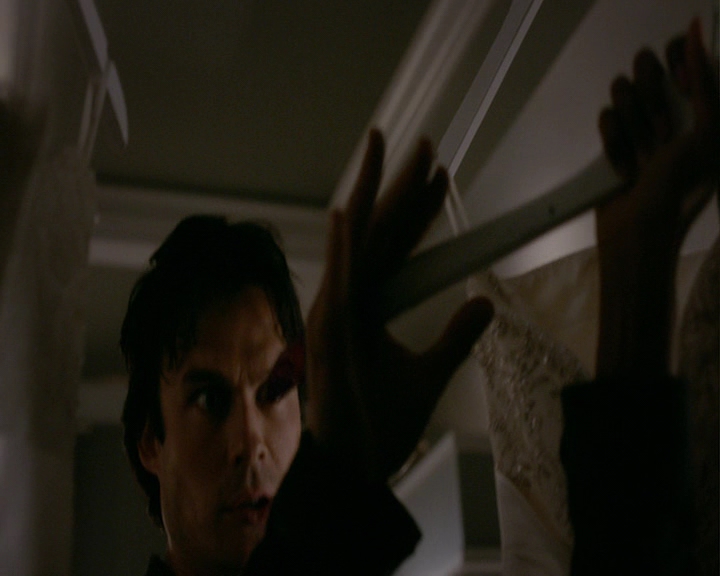 VampireDiaries-dot-nl_VampireDiaries-8x03YouDecidedThatIWasWorthSaving0430.jpg