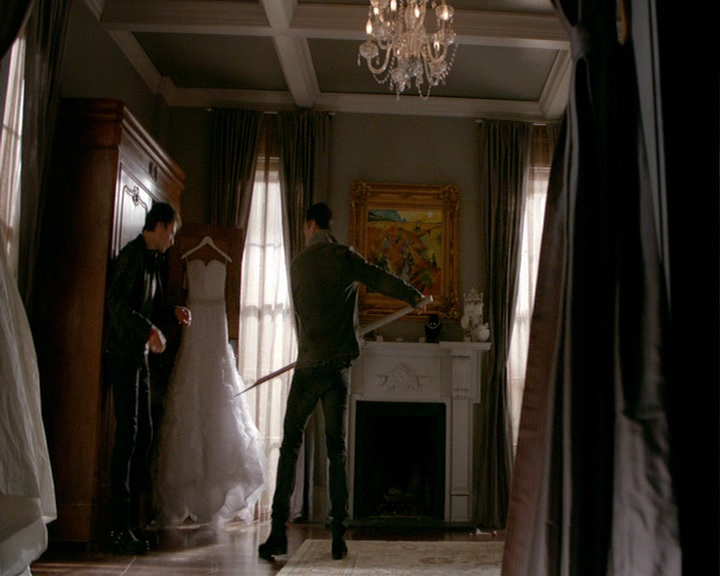 VampireDiaries-dot-nl_VampireDiaries-8x03YouDecidedThatIWasWorthSaving0449.jpg