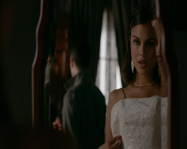 VampireDiaries-dot-nl_VampireDiaries-8x03YouDecidedThatIWasWorthSaving0452.jpg