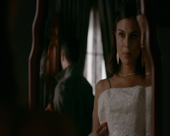 VampireDiaries-dot-nl_VampireDiaries-8x03YouDecidedThatIWasWorthSaving0453.jpg