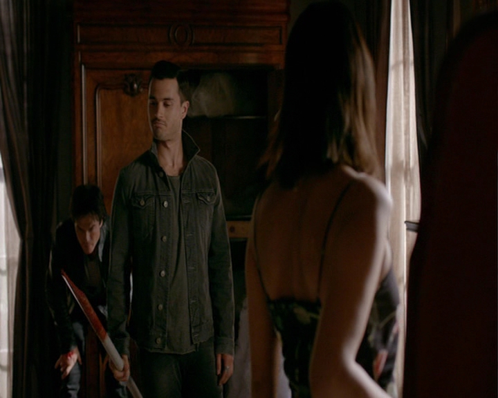 VampireDiaries-dot-nl_VampireDiaries-8x03YouDecidedThatIWasWorthSaving0463.jpg